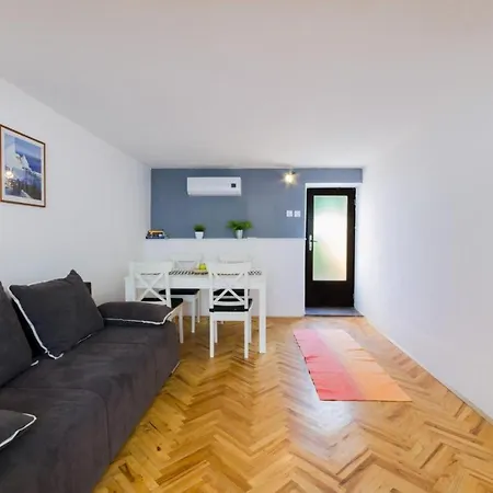 Apartment Mare 3 *